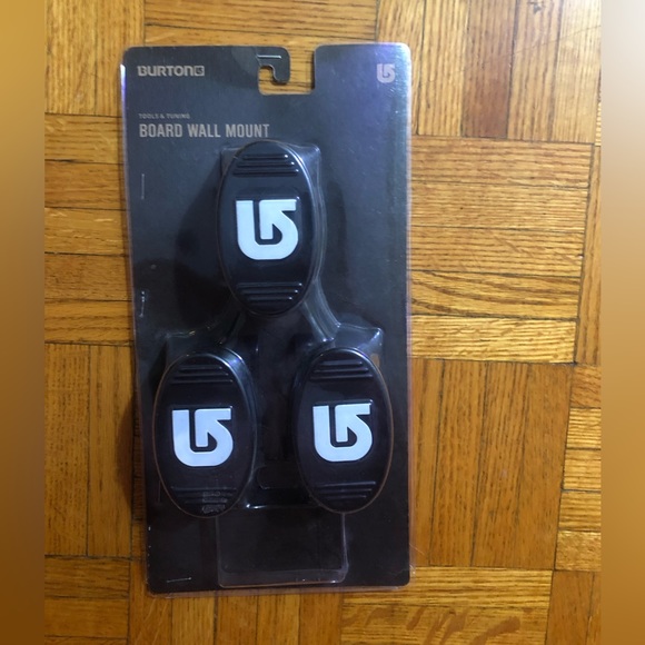 Burton Snowboard wall mount - Picture 2 of 5